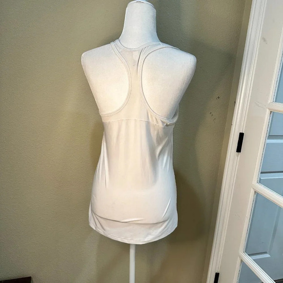 UNDER ARMOUR Heat Gear Racer Back Workout Tank Top - size Medium - Picture 8 of 10